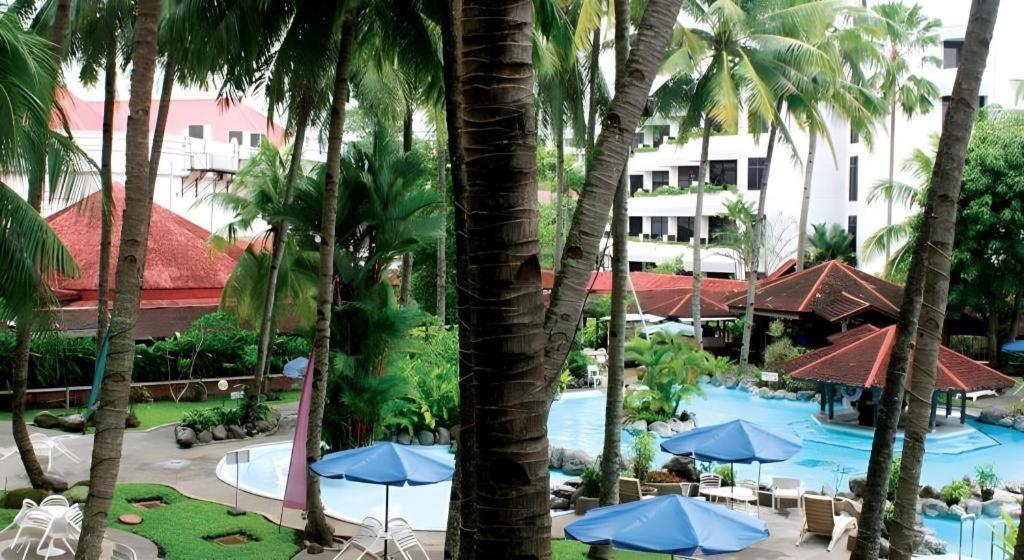 Danau Toba Hotel International Medan Exteriör bild